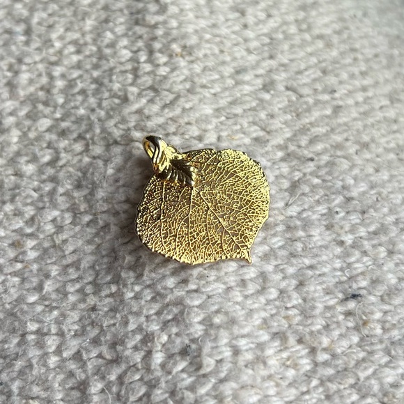Gold Aspen Leaf Pendant - Picture 4 of 7